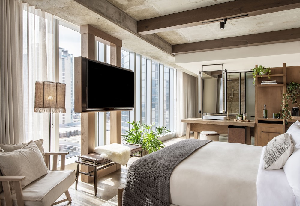 CITY, STUDIO, SUITE