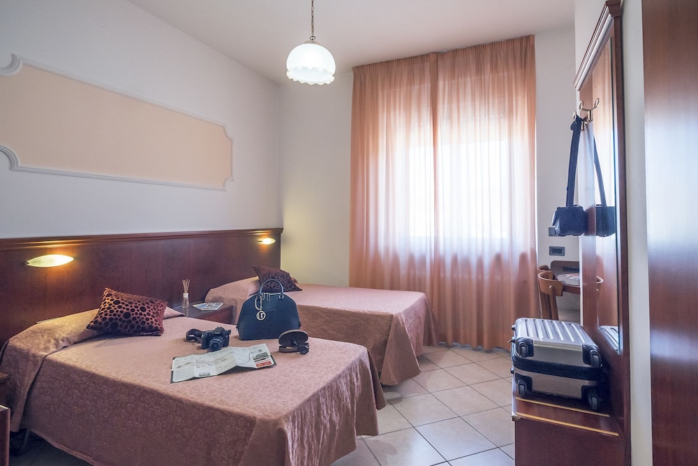 Grifone Hotel Ristorante 32/50