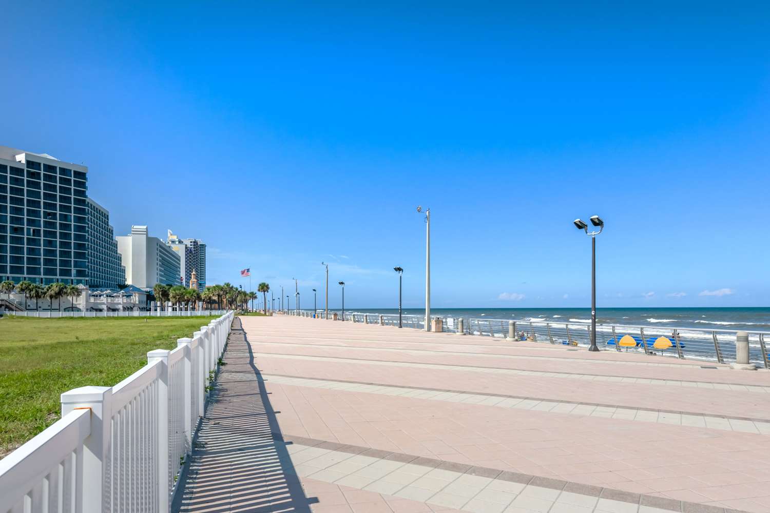 Comfort Inn and Suites Daytona Beach Oceanfront 41/42