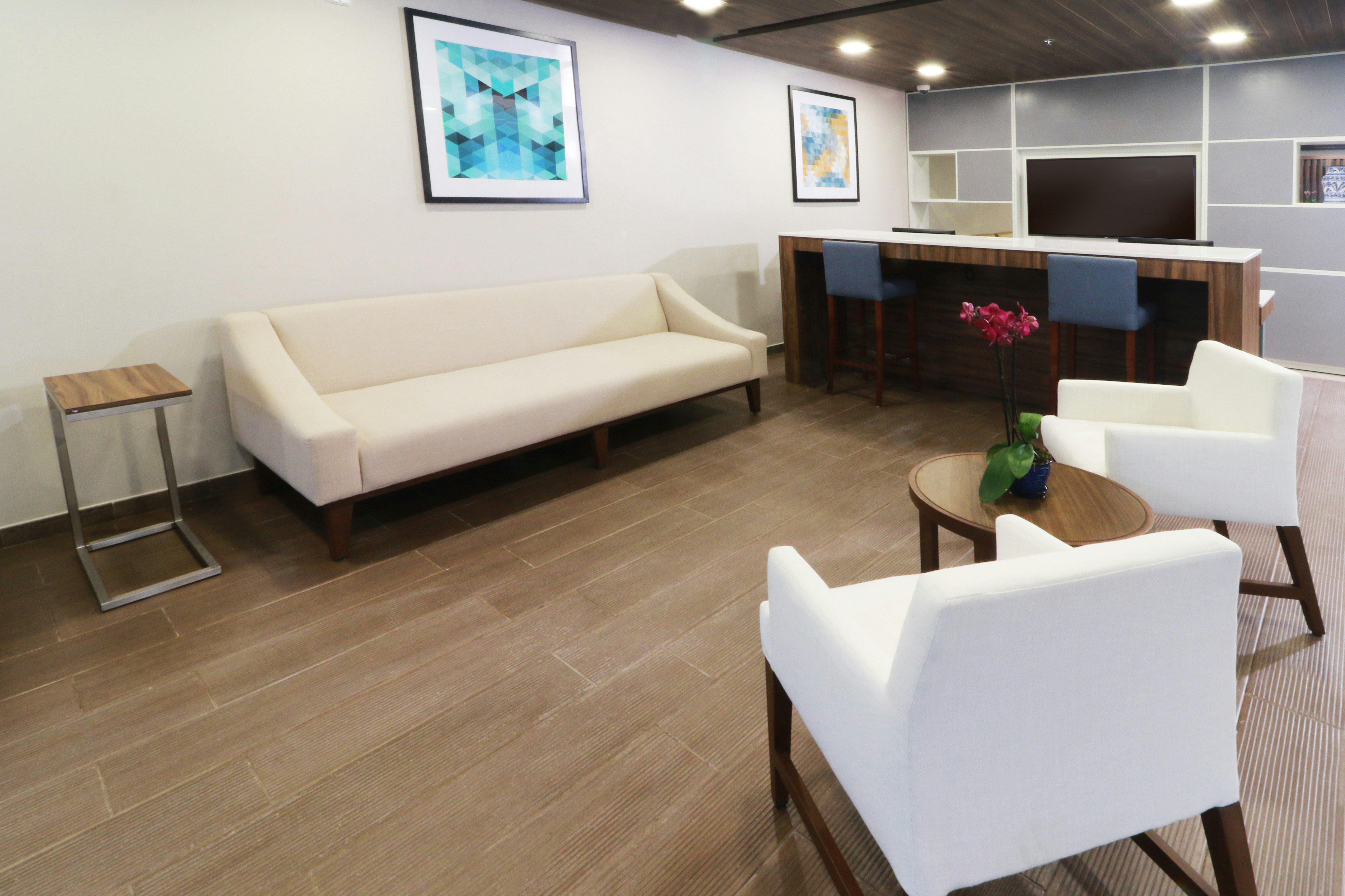 Holiday Inn Express And Suites Playa Del Carmen 40/74