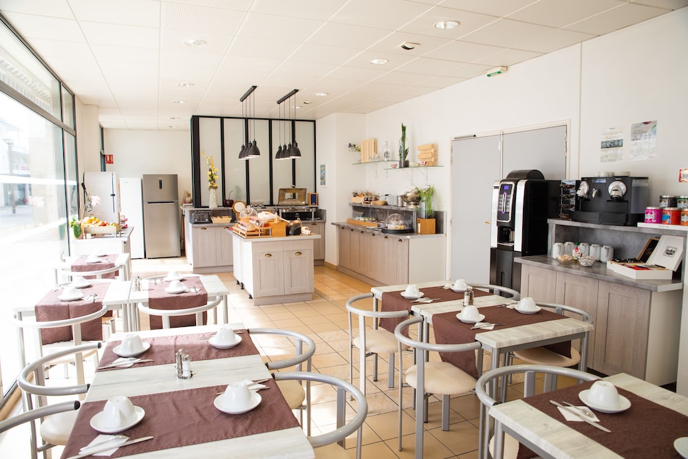 restaurant cafeteria