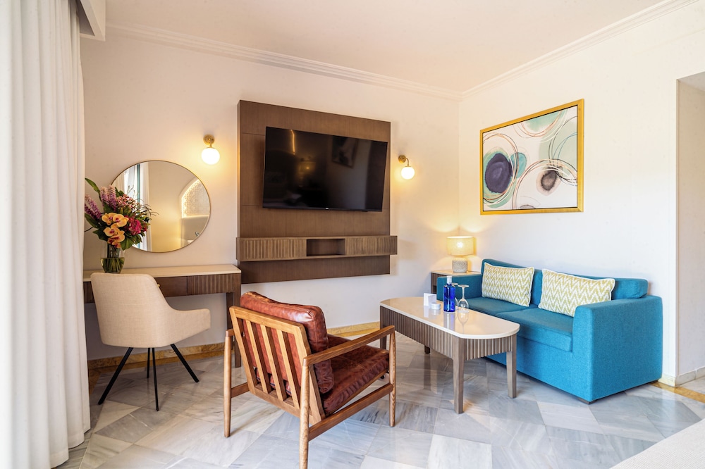 La Cala Resort 50/73