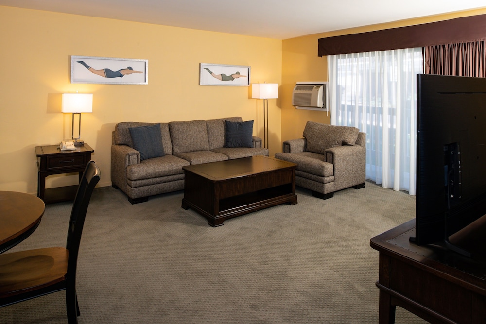 Dana Point Marina Inn 33/51