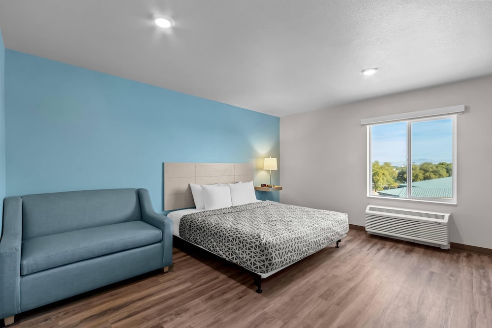 WoodSpring Suites Gilbert - Mesa Gateway Airport 13/41