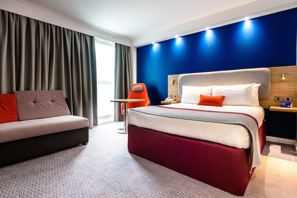 Holiday Inn Express Portsmouth Gunwharf Quays 19/56
