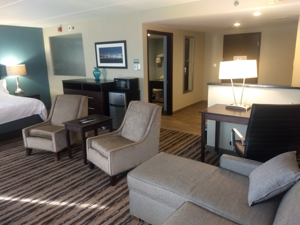 Holiday Inn Harrisburg East 29/61