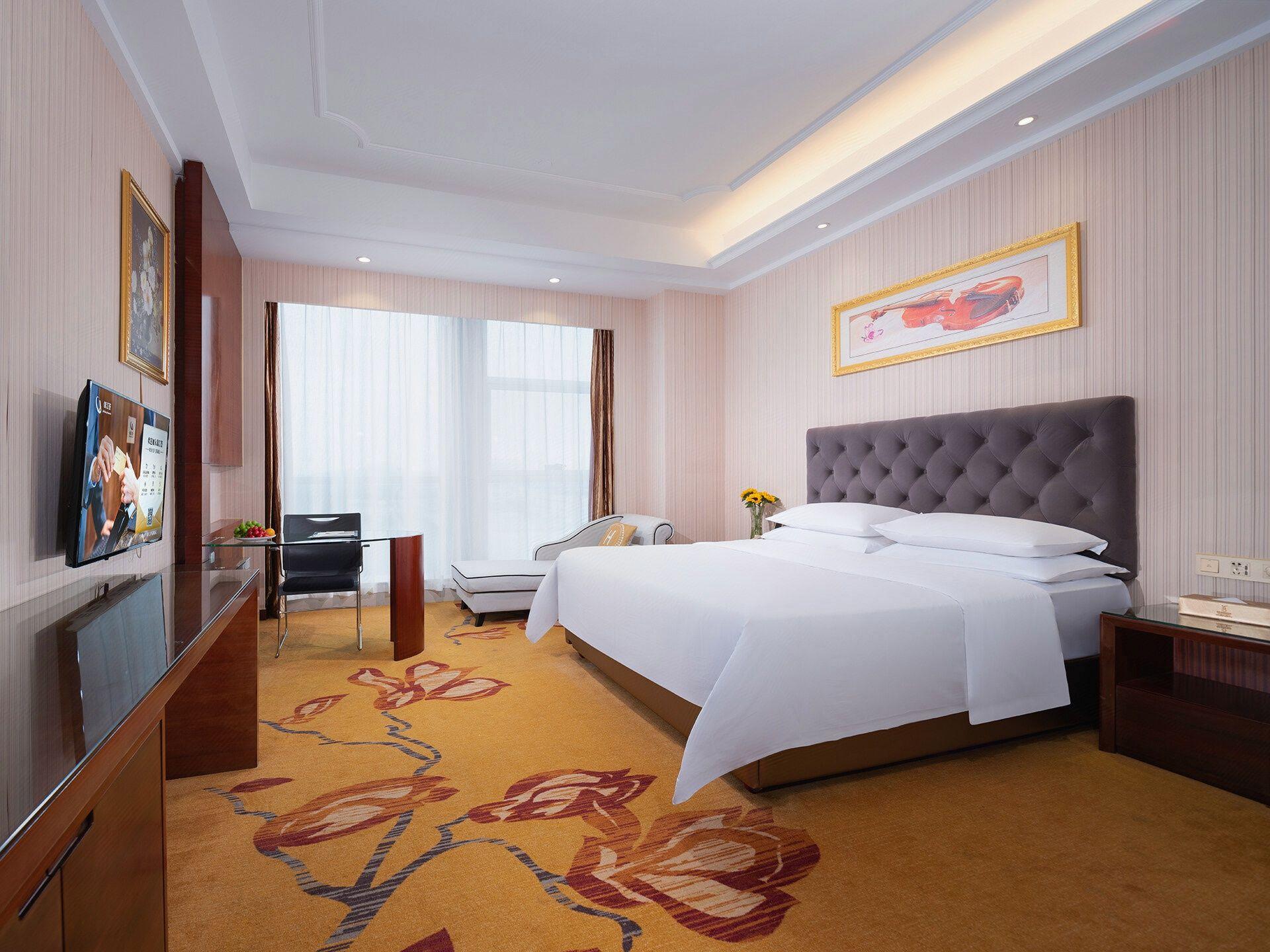 Vienna International Hotel (Dongcheng Building, Lanzhu East Road, Pingshan, Shenzhen) 17/47