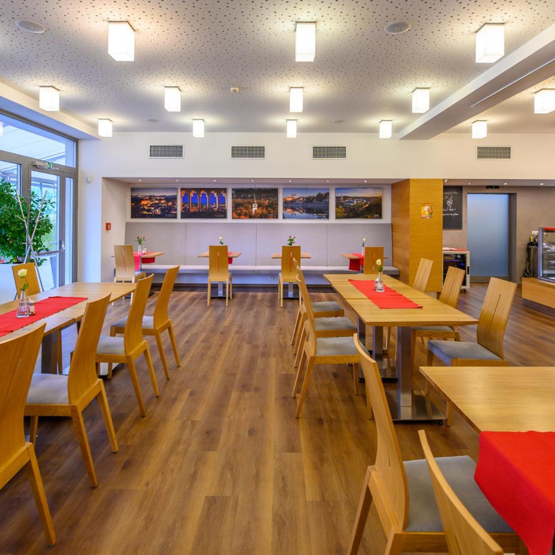 Hotel Atom Trebic 49/65