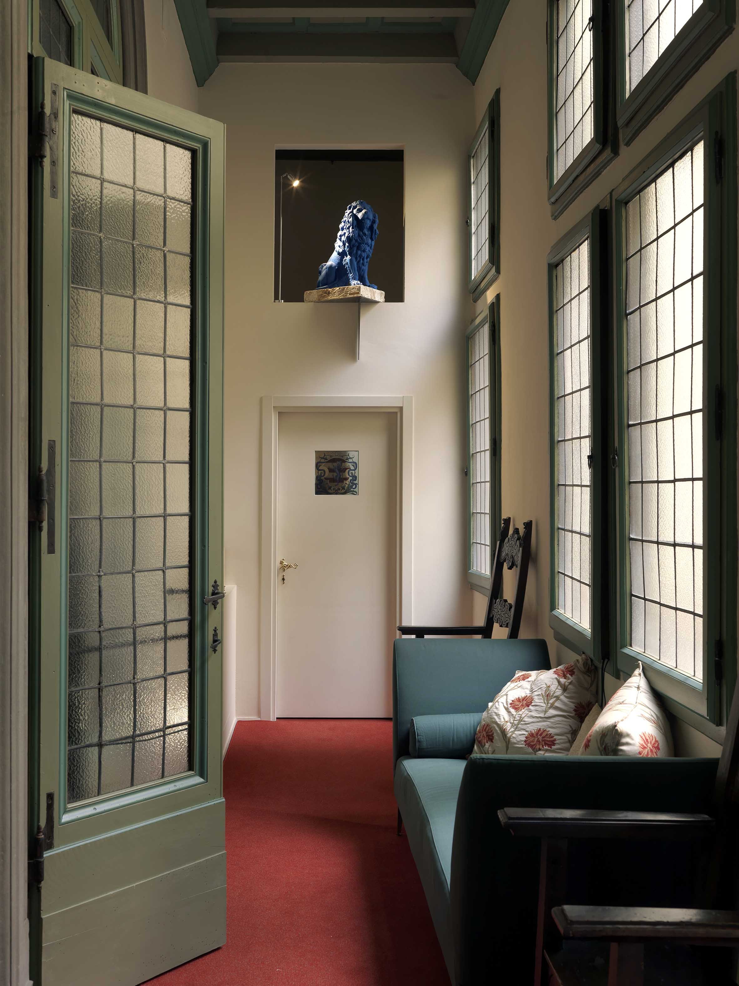 Leone Blue Suites 27/44