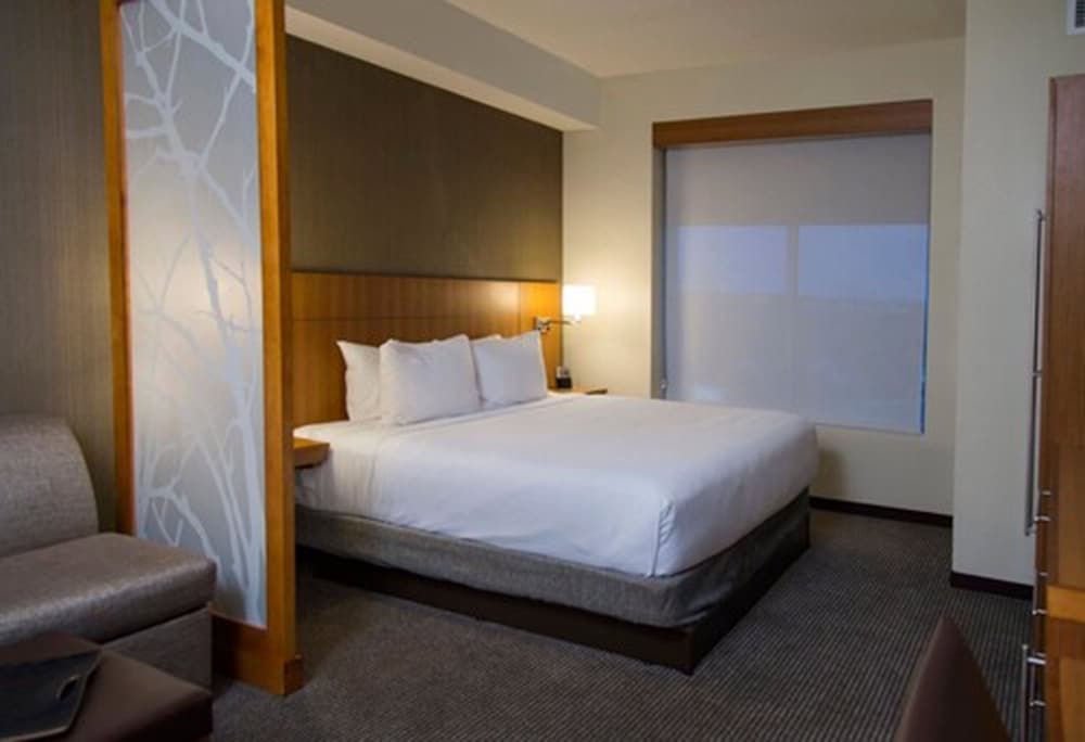 Hyatt Place Detroit/Novi 7/64