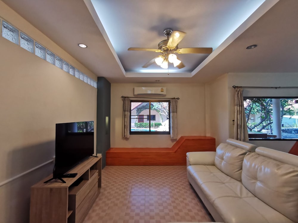 Thai Crystal Resident 22/50