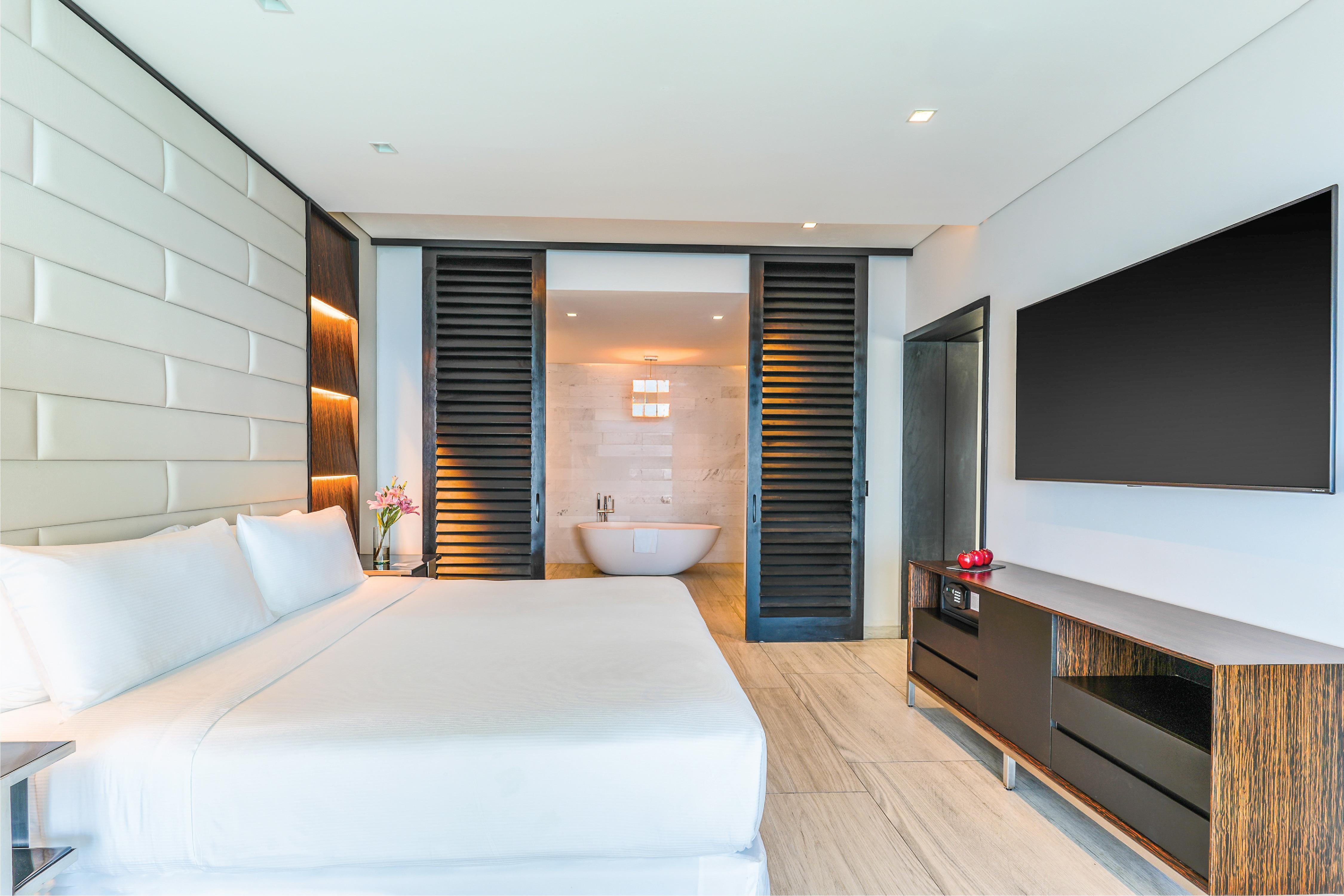 PRESIDENTIAL, ENCLAVE, SUITE, KING BED, WALKOUT TERRACE