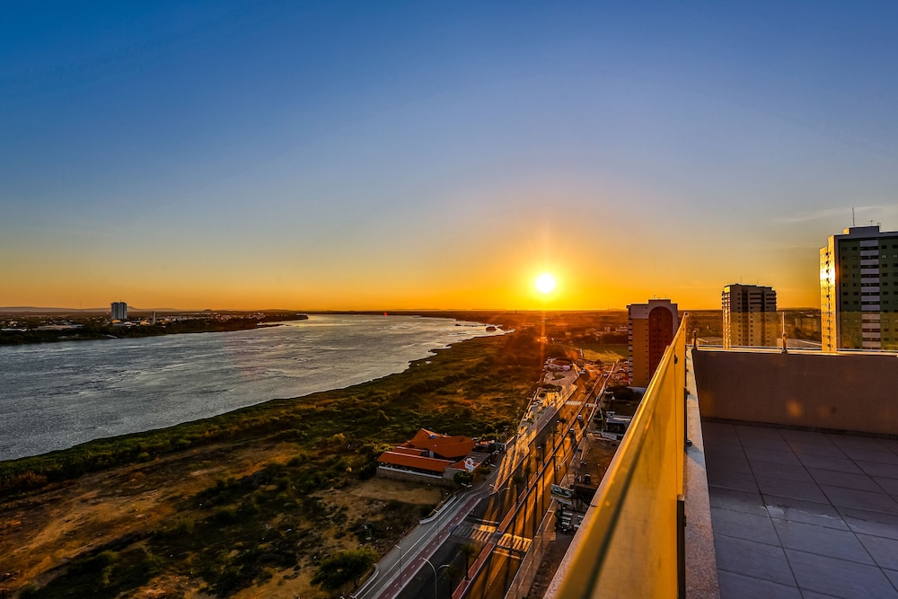 NOBILE SUITES DEL RIO - PETROLINA 66/70