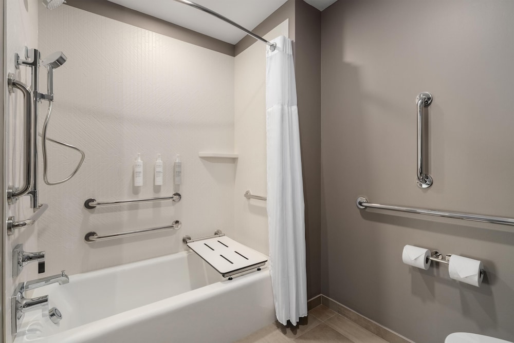 LivSmart Studios by Hilton Columbia Greystone 37/41