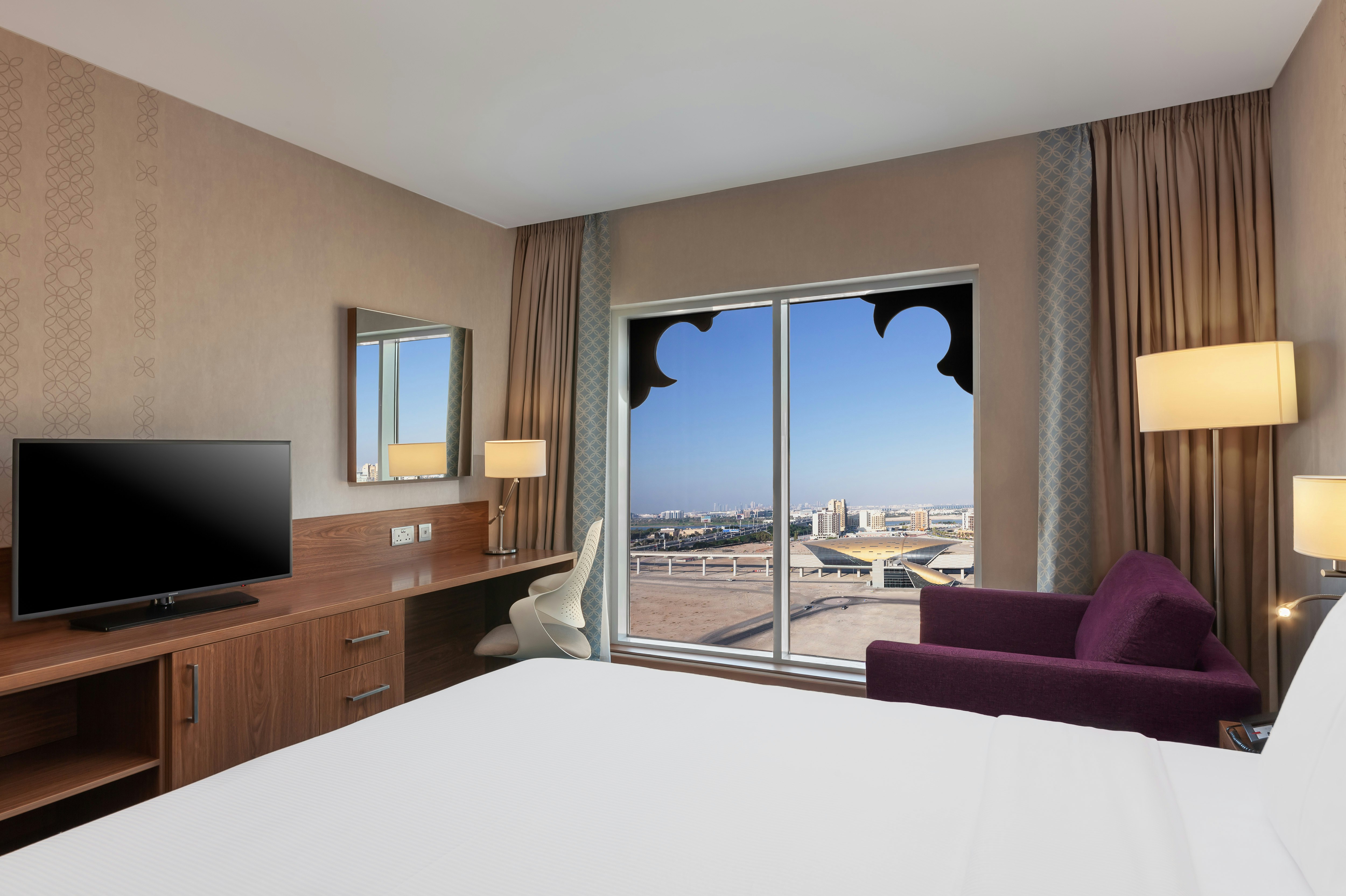ROOM, KING BED, SOFA