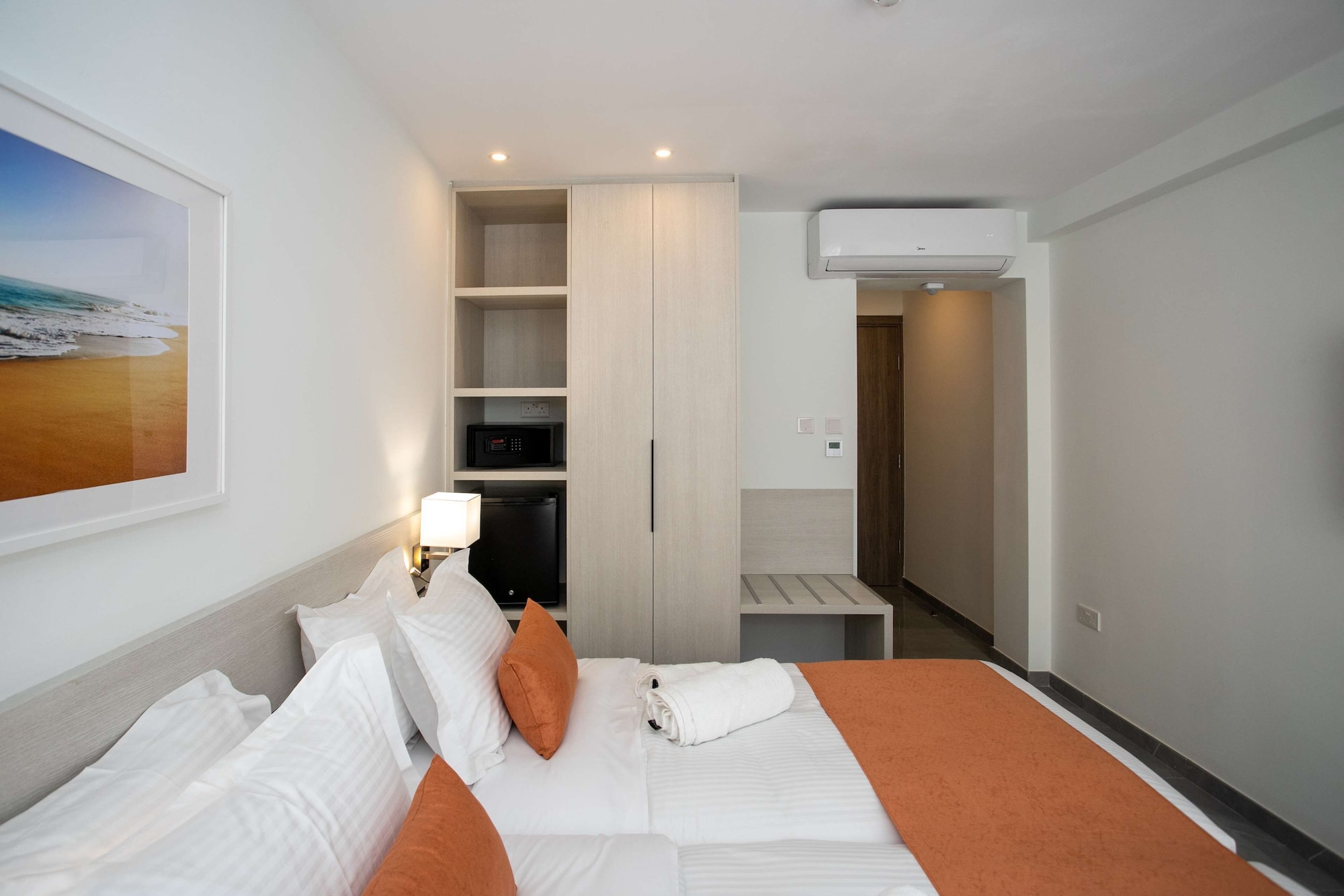 Standard, Multiple Beds, Sofa