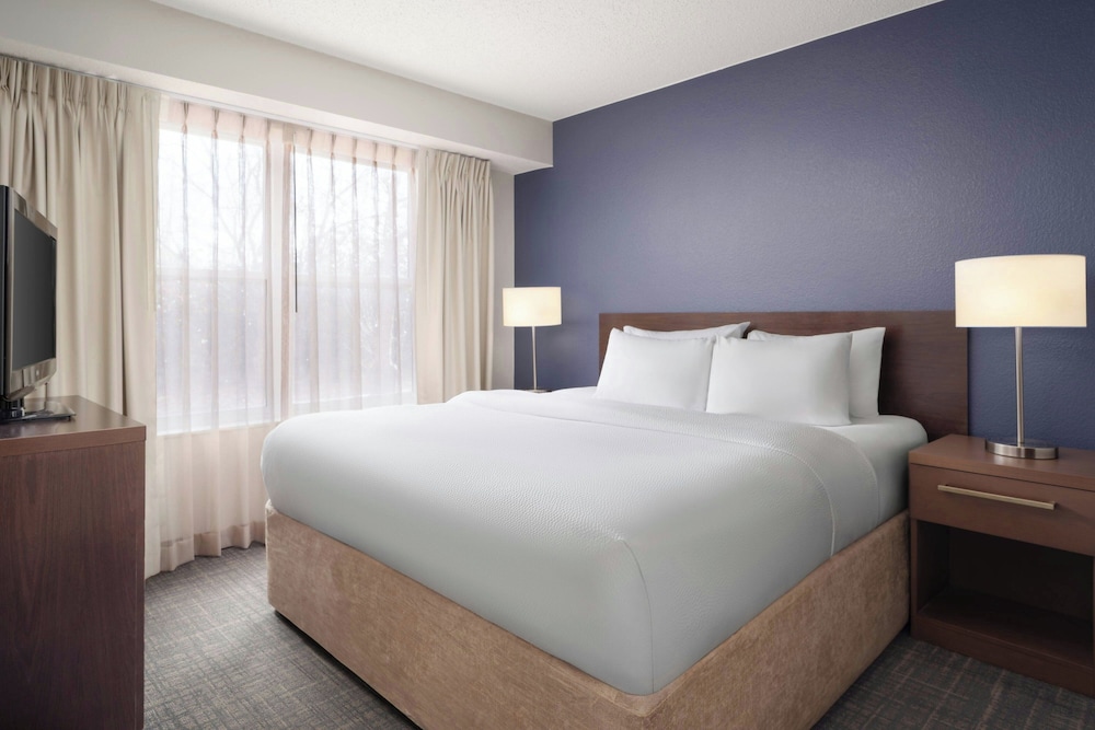 2 BEDROOMS, SUITE