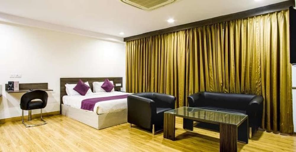 Hyphen Business Hotel 21/50