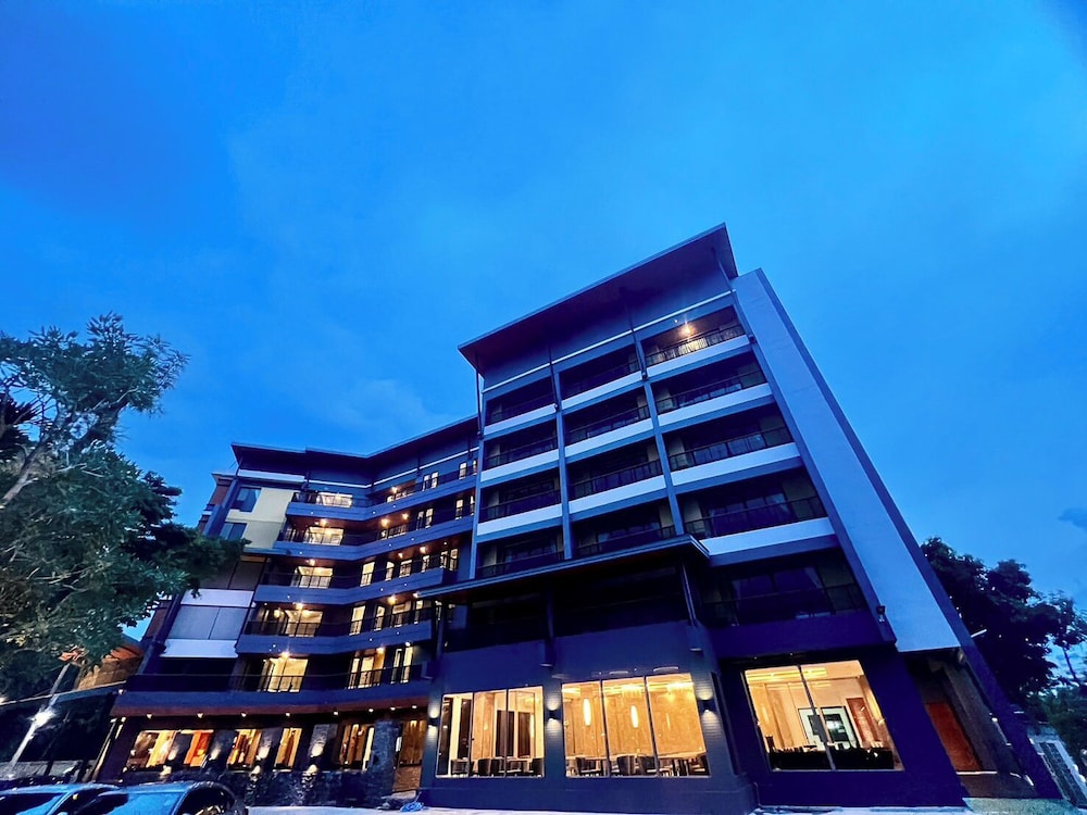 The Proud Exclusive Hotel 1/50