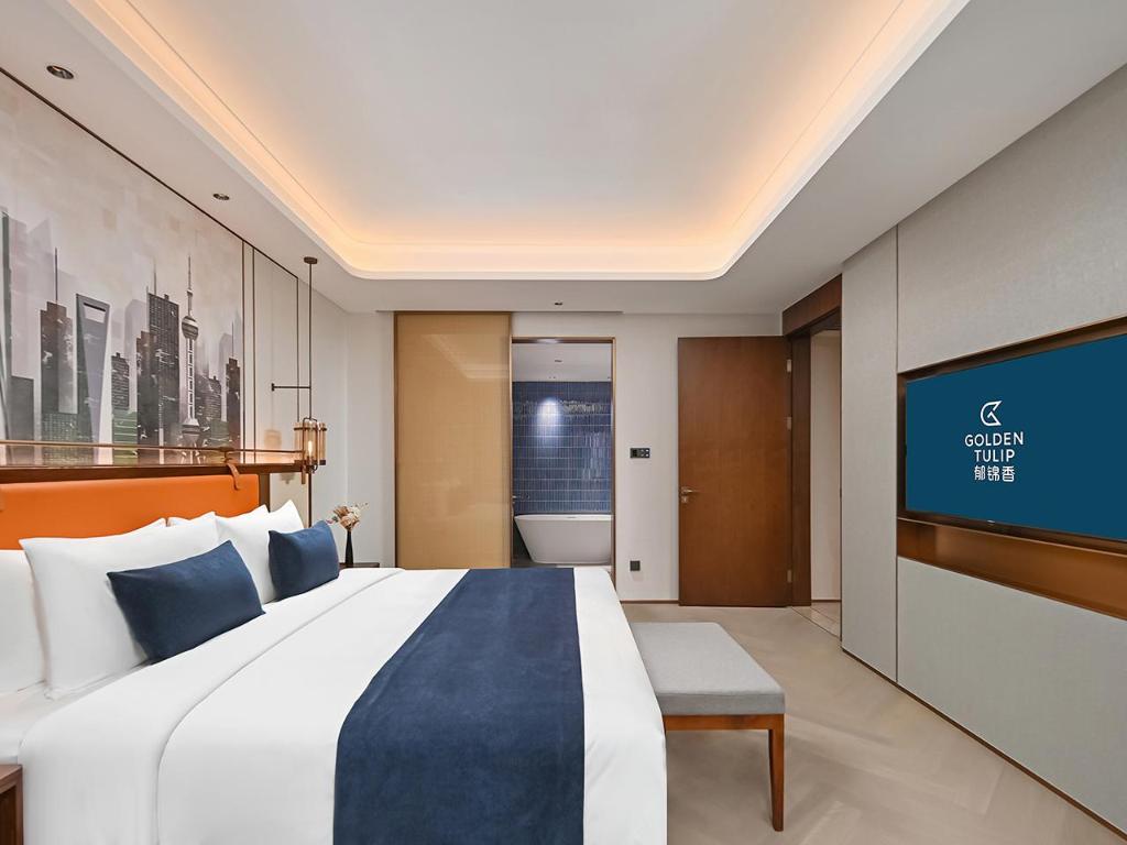 Sunshine, Suite, King Bed