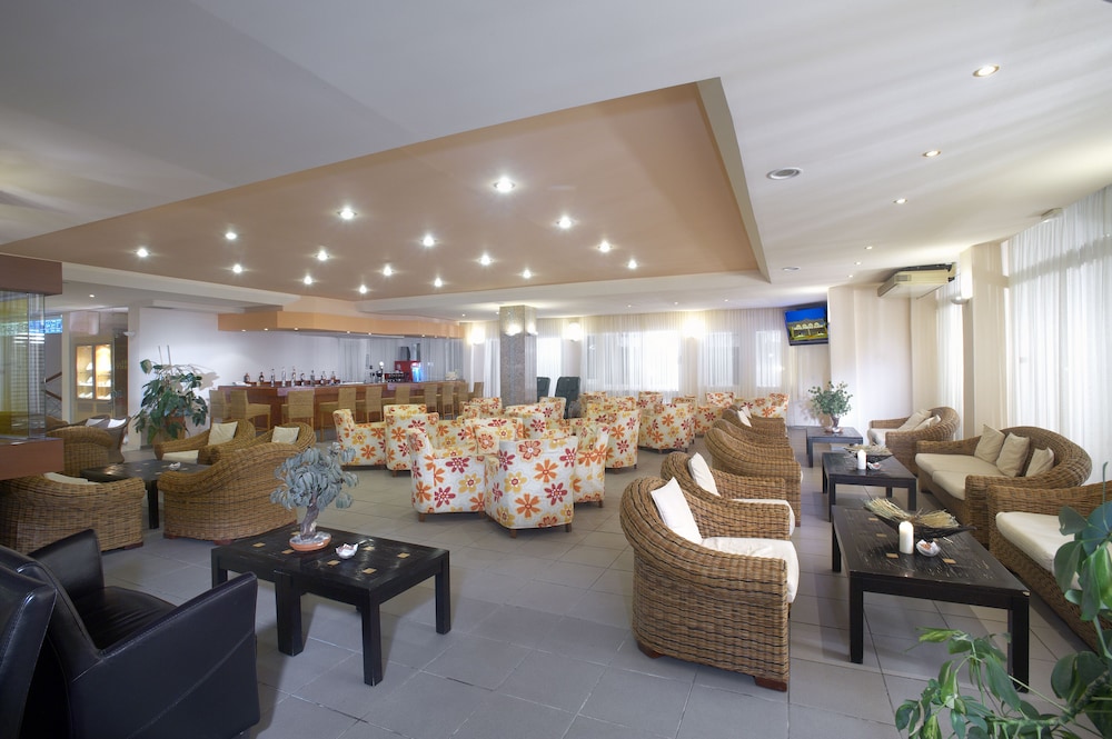 Portes Beach Hotel 31/64