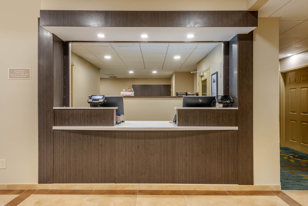 Candlewood Suites Fort Myers - Sanibel Gateway, an IHG Hotel 11/43
