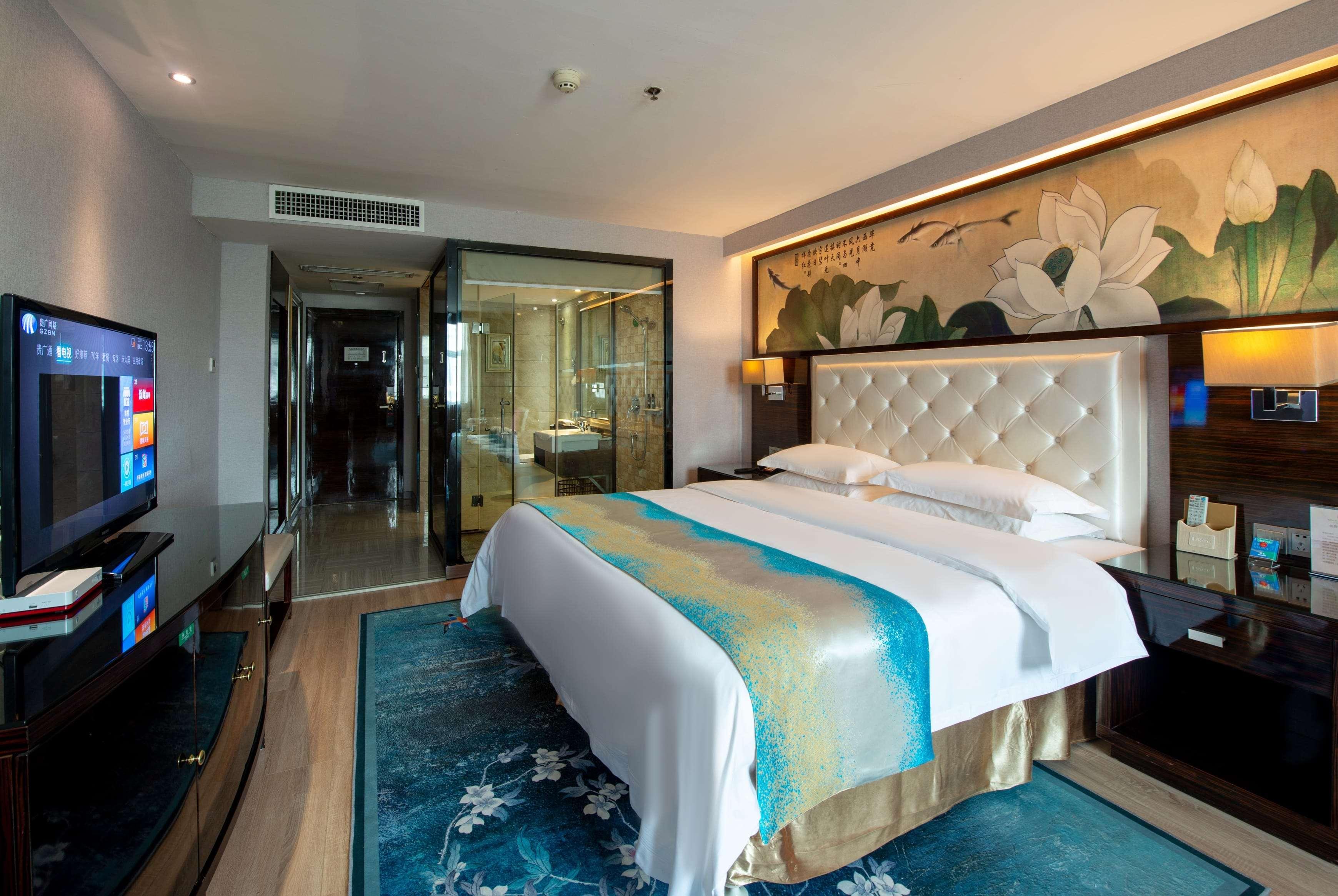 Suite, King Bed