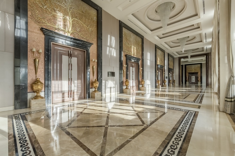 Garden City Hotel 25/38