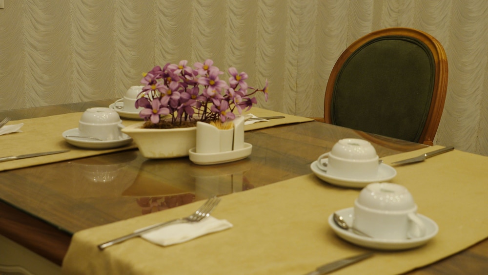 Andalouse Airport Suite Hotel 43/50