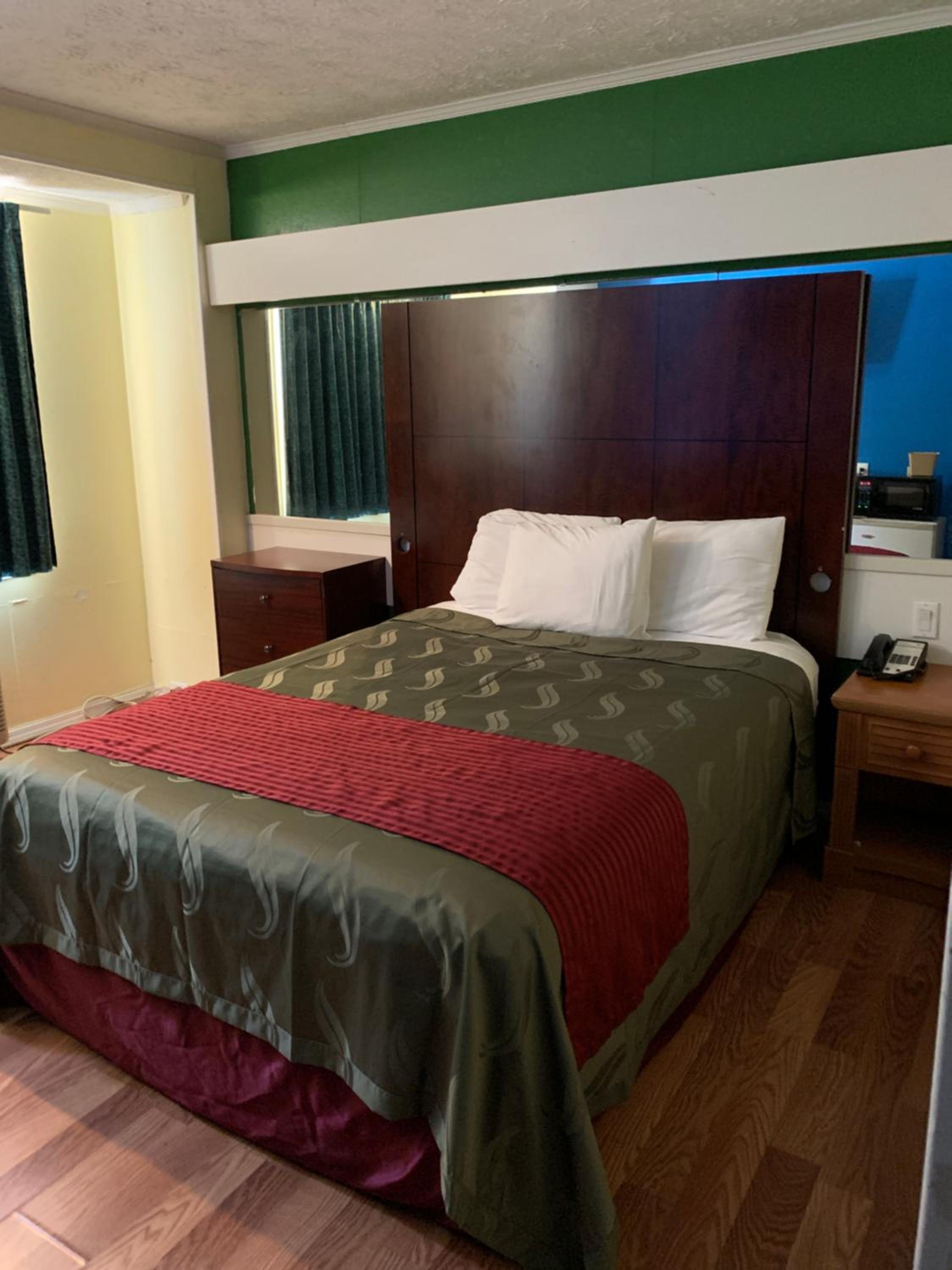 Holiday Lodge 16/30