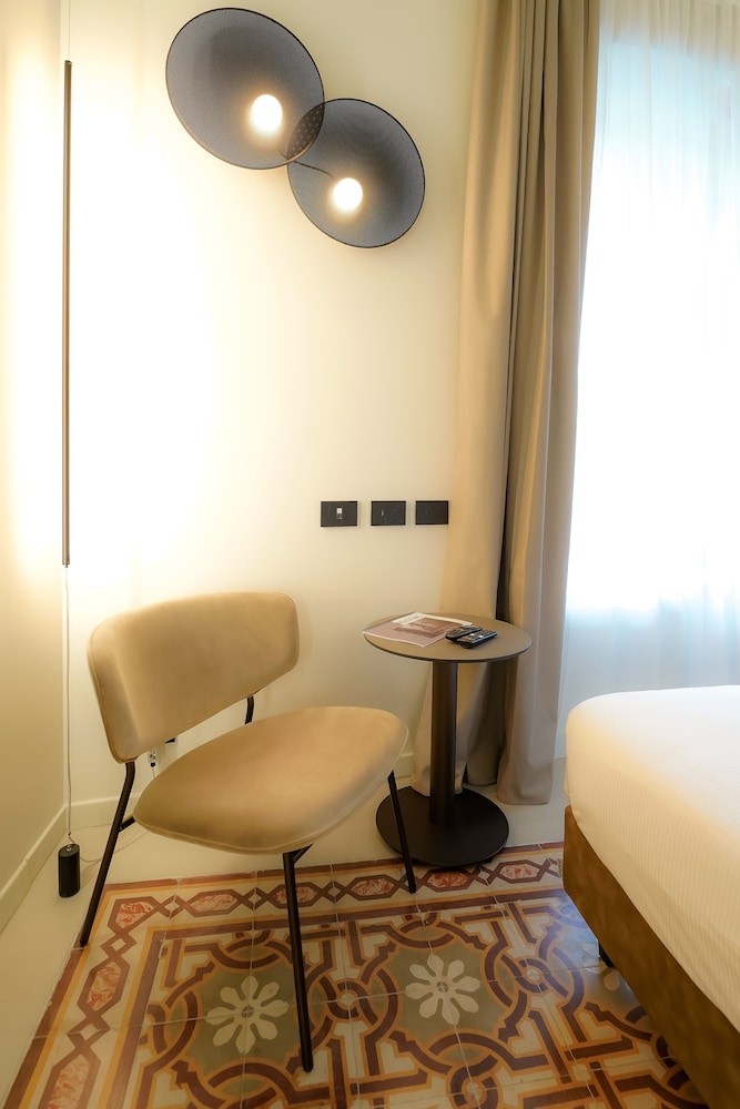 Bergamo Inn 21 26/29