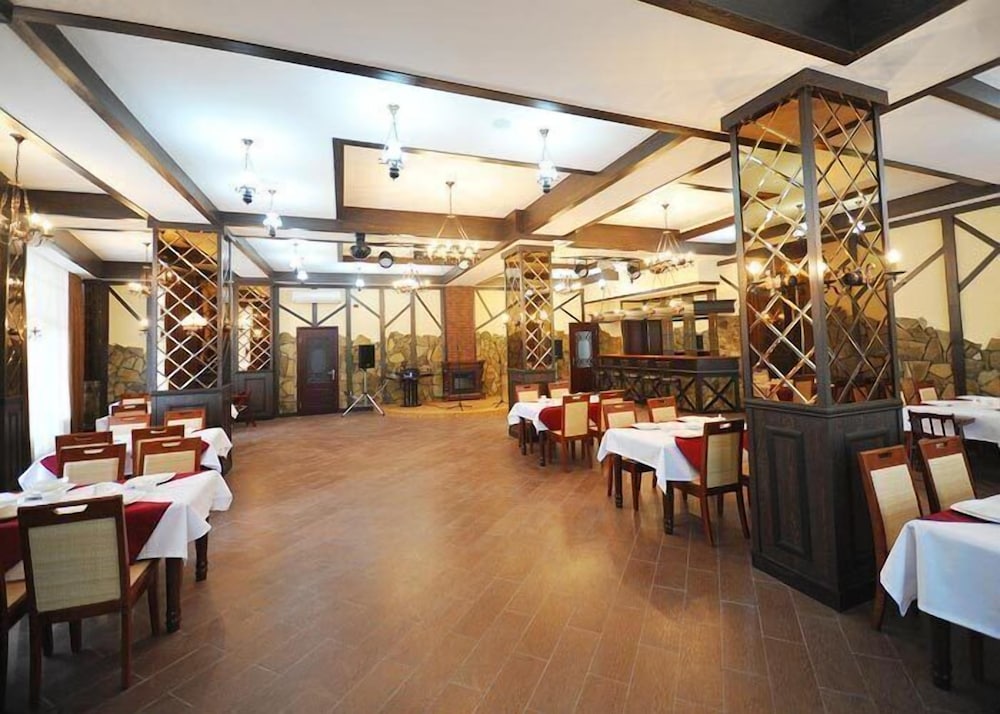 Royal Hotel 57/69