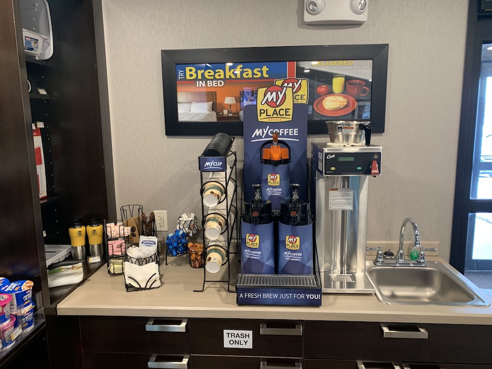 My Place Hotel Davenport/Quad Cities IA 38/41