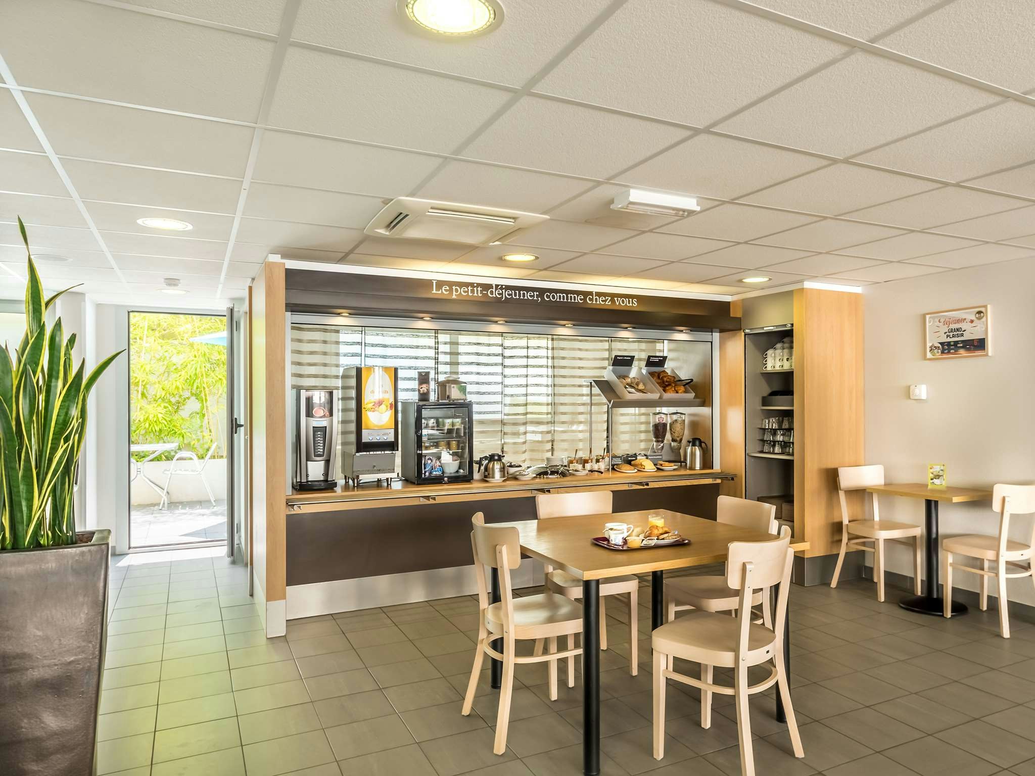 B&B Hotel Cannes La Bocca Plage 15/20
