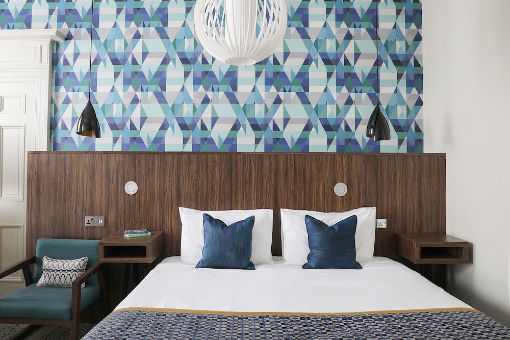 Cairn Hotel - Edinburgh 46/60