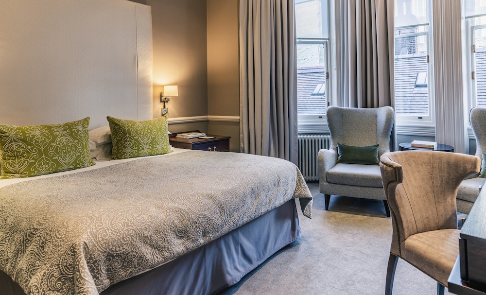 No 11 Cadogan Gardens Hotel 15/82