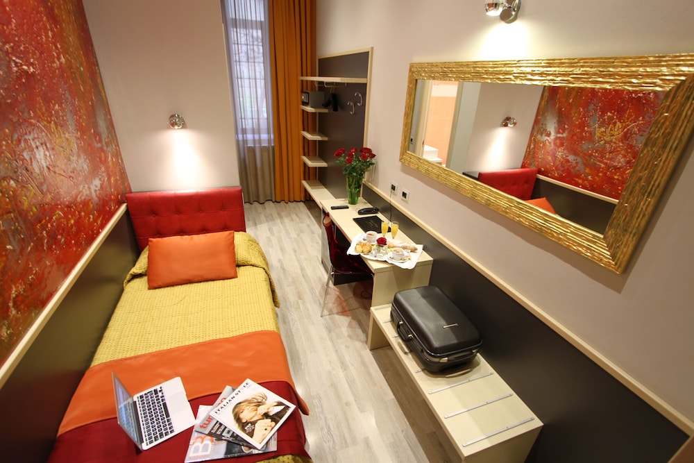 Hotel Demo 25/50