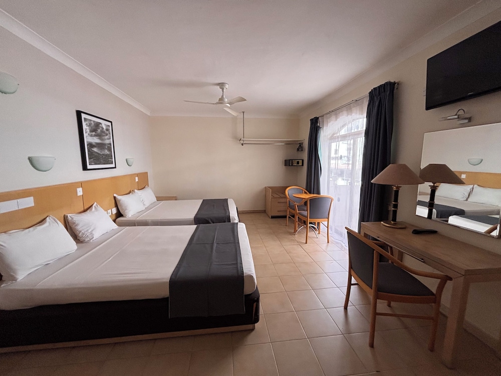 The San Anton Hotel 18/56