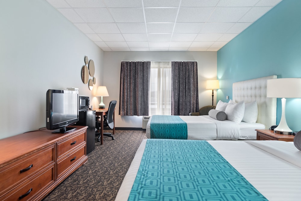 Elevation Inn & Suites, Trademark Collection by Wyndham 7/27
