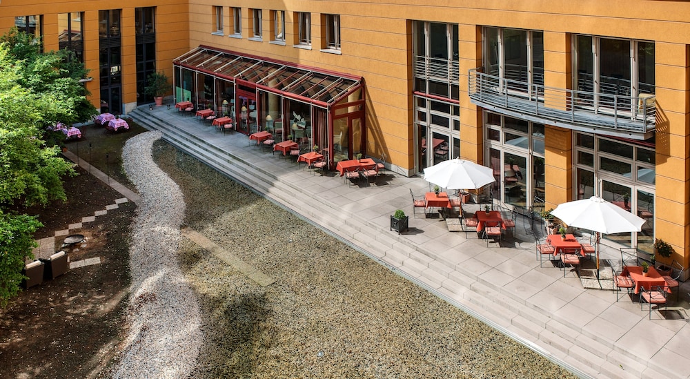 Hotel Elbflorenz Dresden 3/48