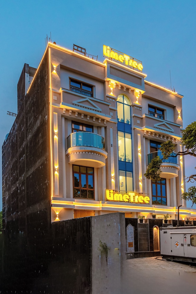 Lime Tree Hotels & Banquet Greater Noida 3/50