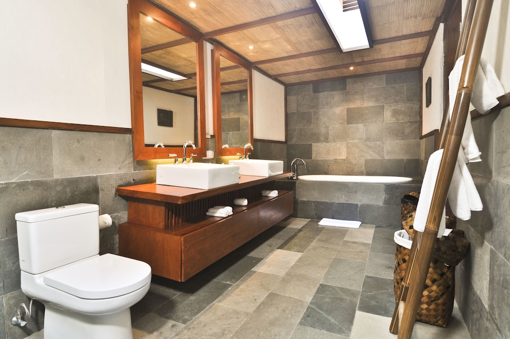 Luwak Ubud Villas 48/50