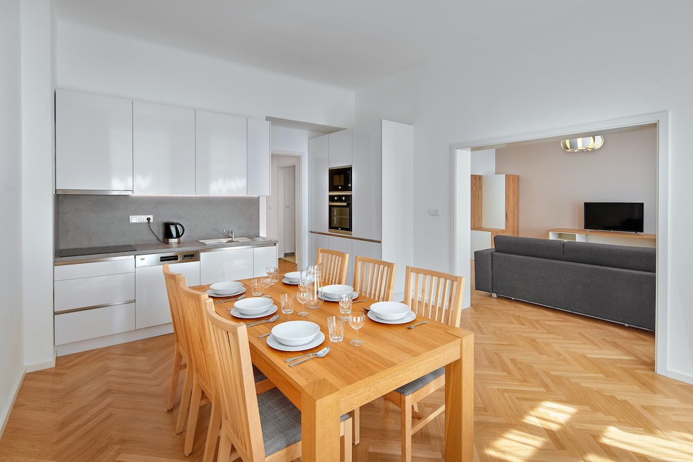 DownTown Suites Kodanska 35/42