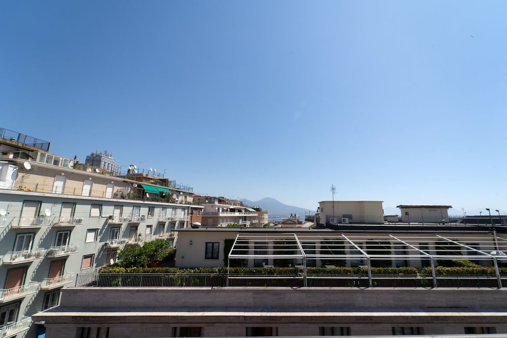 H. G. Boutique Toledo Napoli Centro 3/60