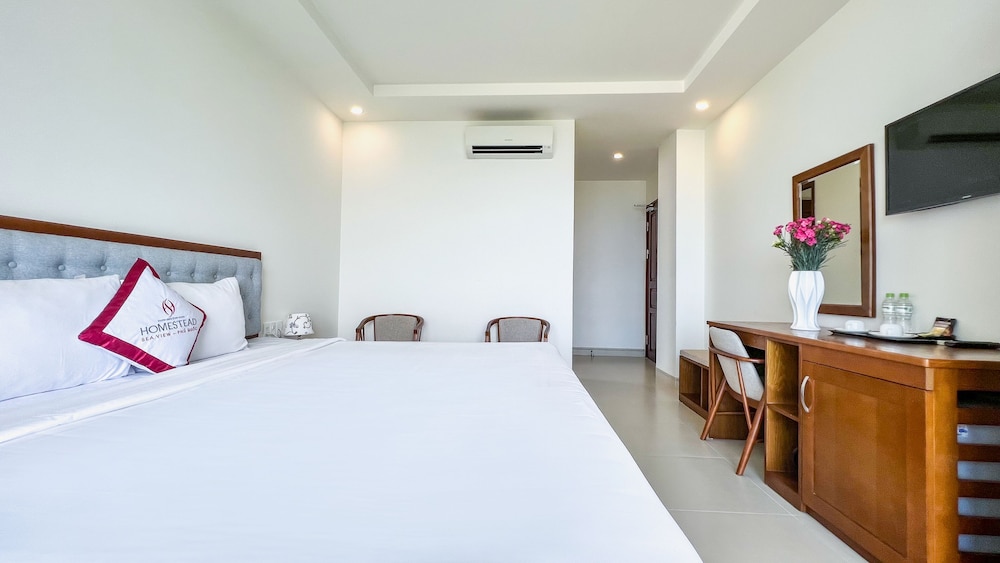 DELUXE, OCEAN VIEW, BALCONY