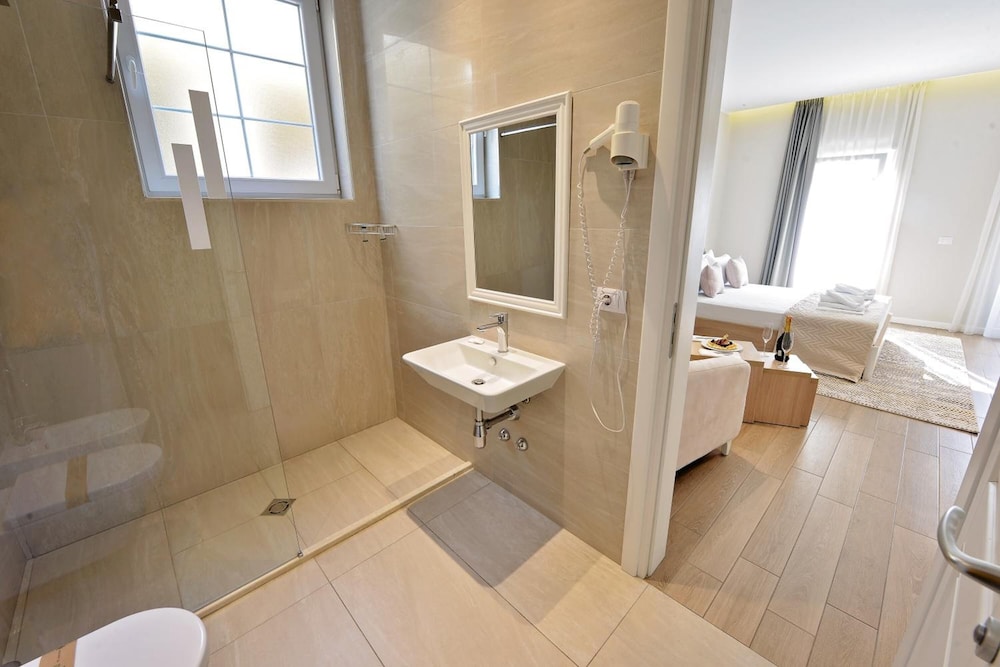Alis Hotel 50/54