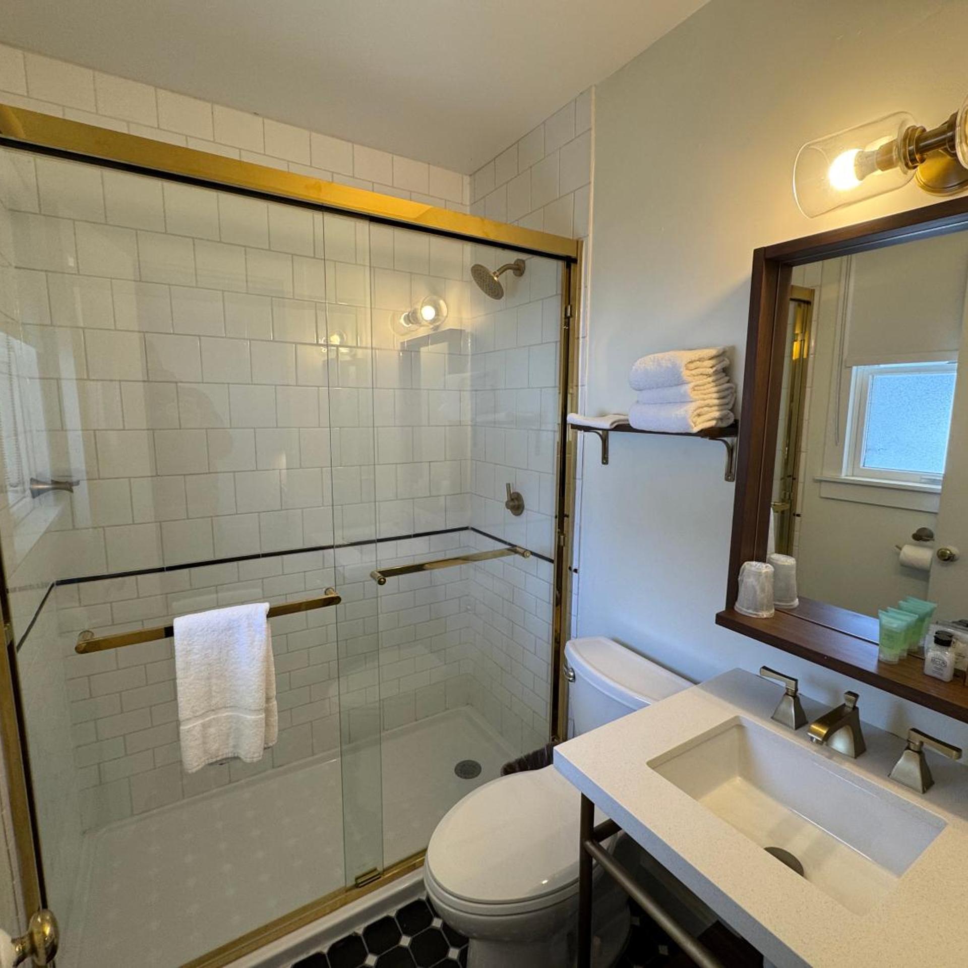 Maple Leaf Inn 32/40