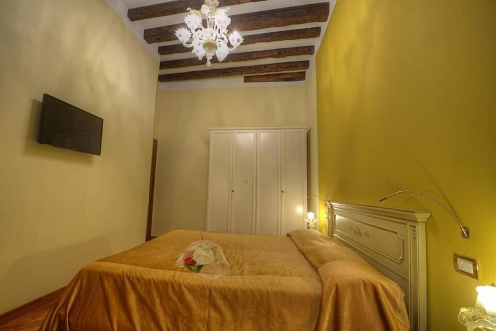 Ca Dell Arte Suite 33/71