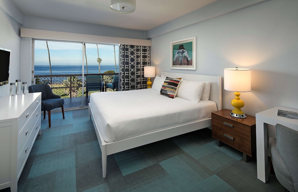 La Jolla Cove Suites 37/65