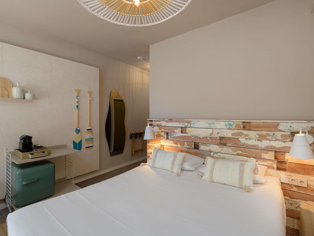 Deluxe, Double Bed, High Floor, ibis Styles Regensburg 4/7